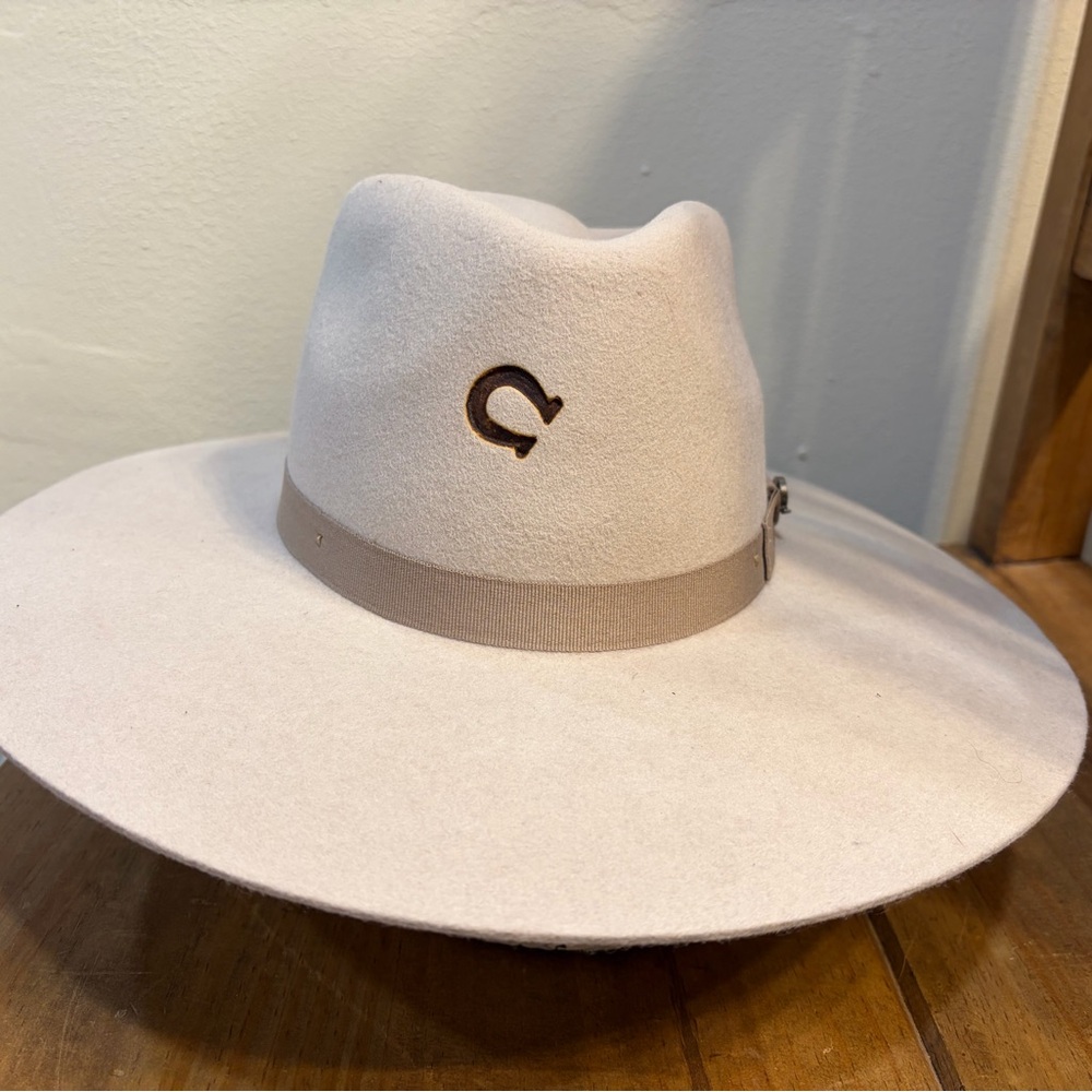 Charlie One Horse hat Cream with Tan Band. Size small, worn once.